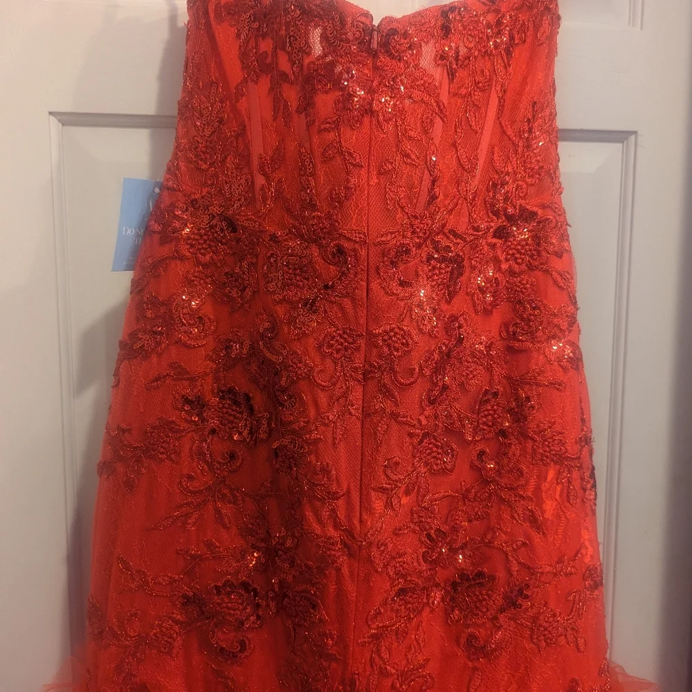 NWT Mermaid Gown With Tiered Ruffle Skirt by Andrea & Leo, Size 14 - Picture 7 of 12